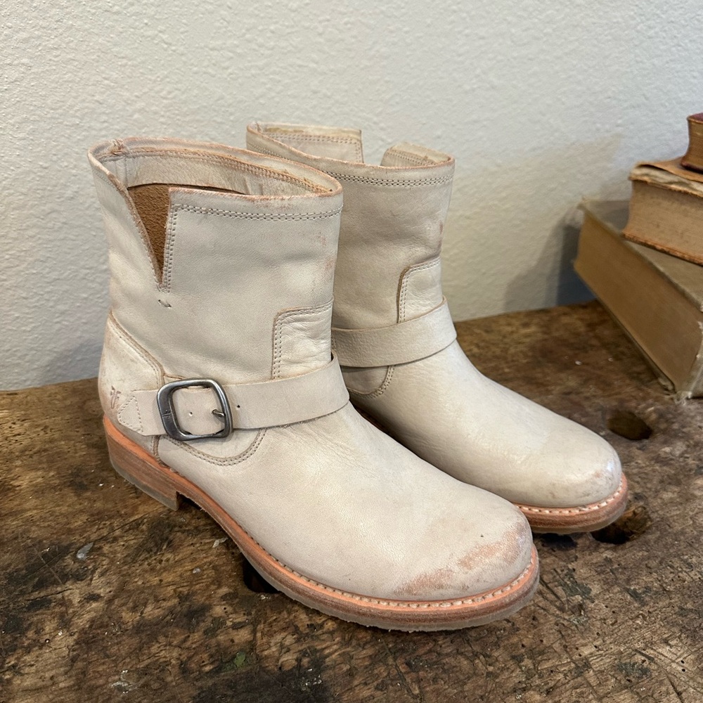Frye off white boots size 8.5 or 8 1/2 worn once